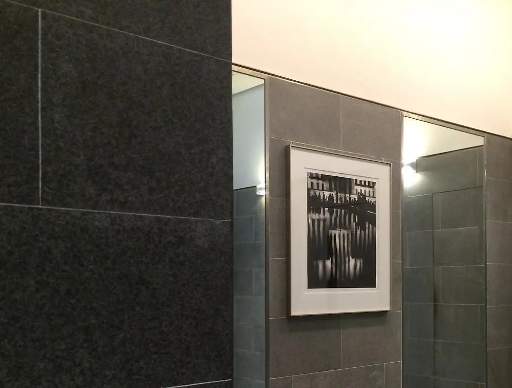 Twenty One Whitfield Aparthotel Hong Kong