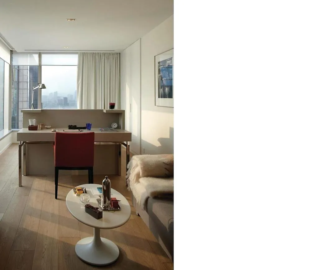 Twenty One Whitfield Aparthotel Hong Kong