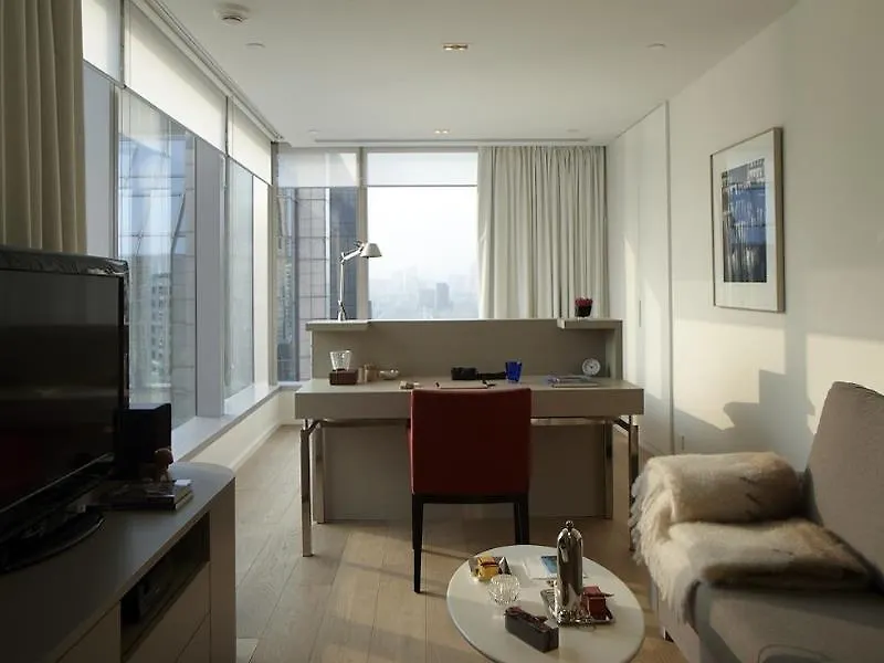 Twenty One Whitfield Aparthotel Hong Kong
