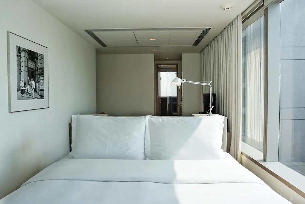 Twenty One Whitfield Aparthotel Hong Kong
