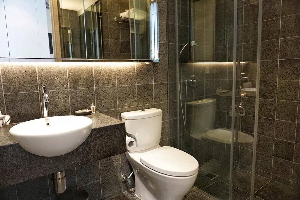 Twenty One Whitfield Aparthotel Hong Kong